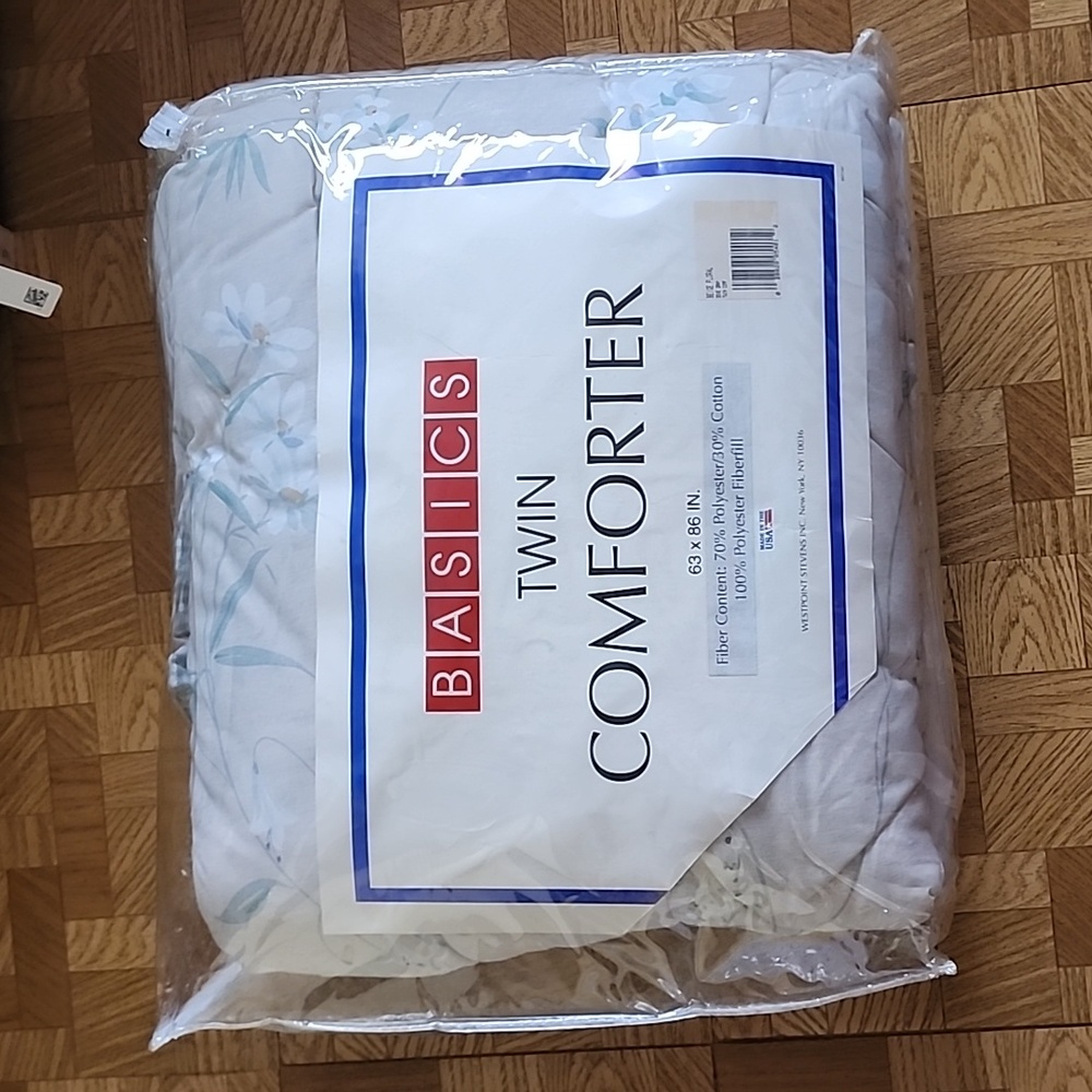 Twin size comforter